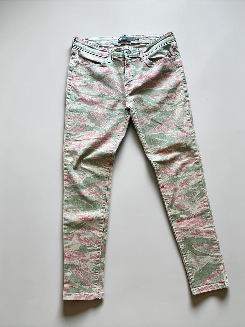 Levi’s camo pink green, legging style jeans – 12 - Picture 4 of 8